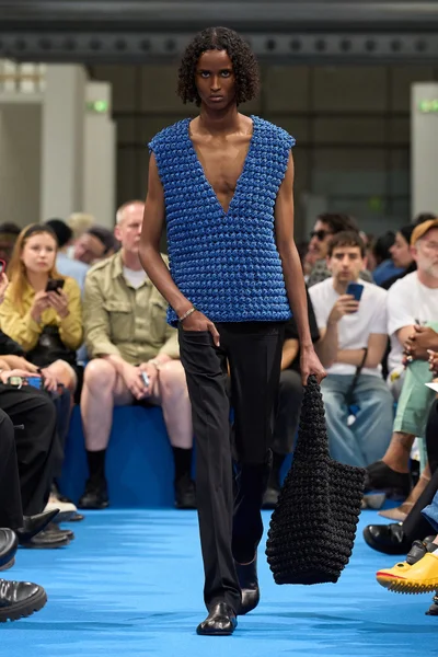 Look 17